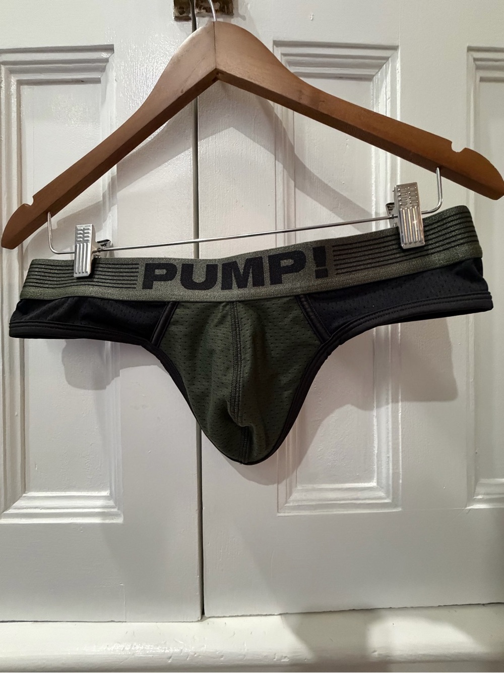 Pump! Green & Black